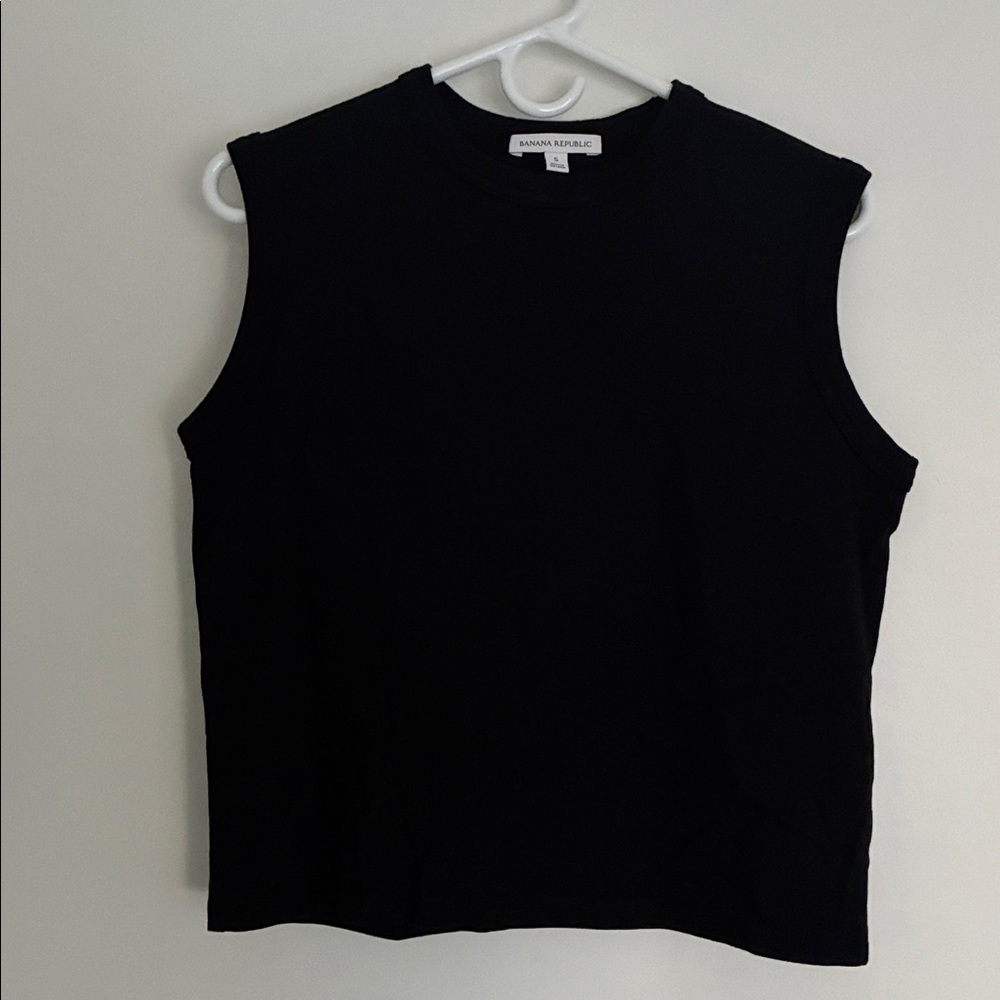 NWOT Banana Republic Classic Black Muscle T, Size Small